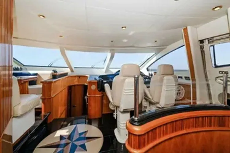 Slide: The Image of 2005 Sunseeker 82 Yacht - Image 18 - 18