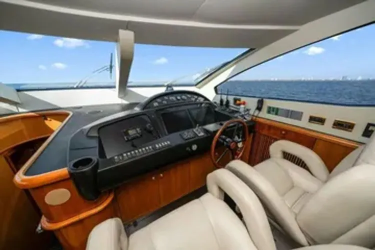 Slide: The Image of 2005 Sunseeker 82 Yacht - Image 21 - 21