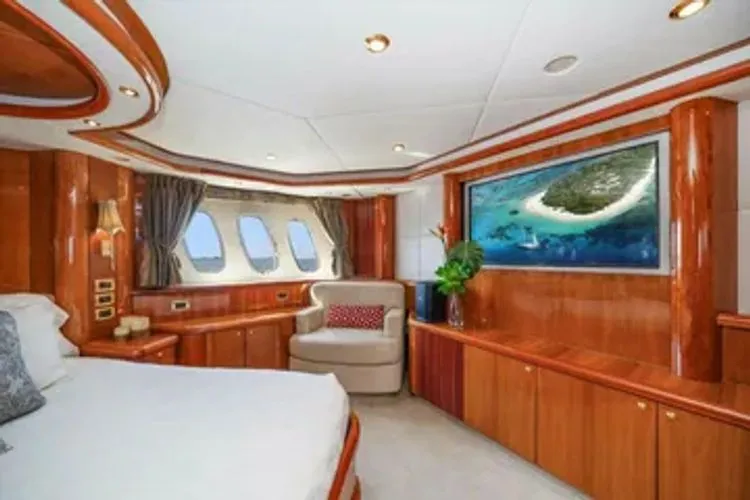 Slide: The Image of 2005 Sunseeker 82 Yacht - Image 24 - 24