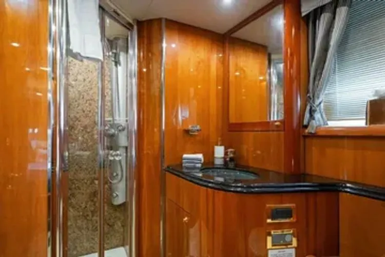 Slide: The Image of 2005 Sunseeker 82 Yacht - Image 36 - 36