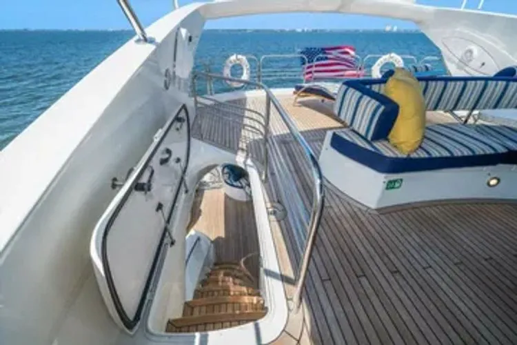 Slide: The Image of 2005 Sunseeker 82 Yacht - Image 40 - 40