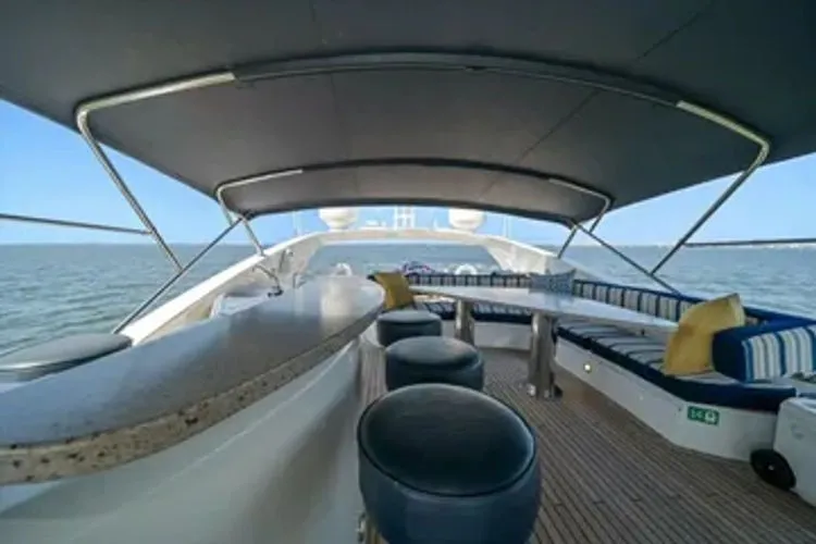 Slide: The Image of 2005 Sunseeker 82 Yacht - Image 44 - 44