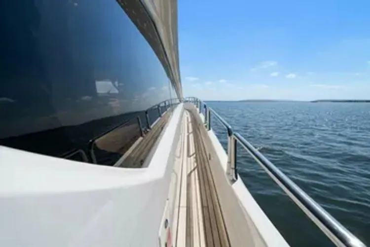 Slide: The Image of 2005 Sunseeker 82 Yacht - Image 51 - 51