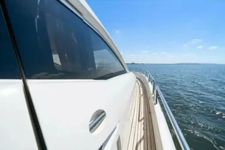 Slide: The Image of 2005 Sunseeker 82 Yacht - Image 52 - 52