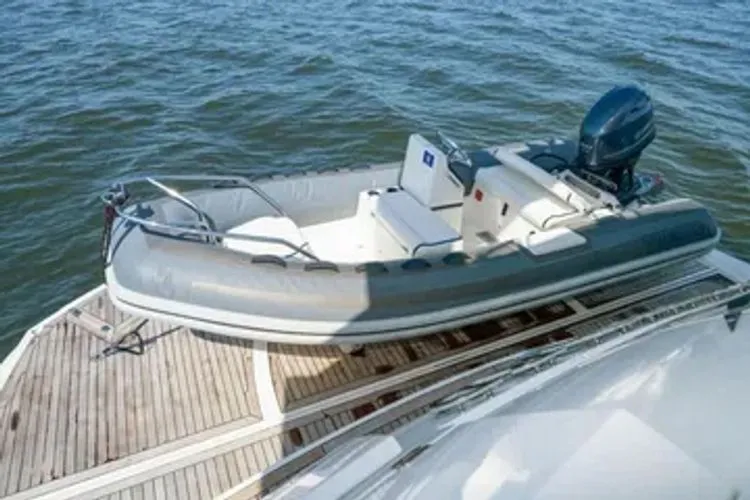 Slide: The Image of 2005 Sunseeker 82 Yacht - Image 56 - 56