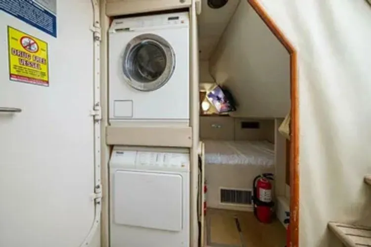 Slide: The Image of 2005 Sunseeker 82 Yacht - Image 58 - 58