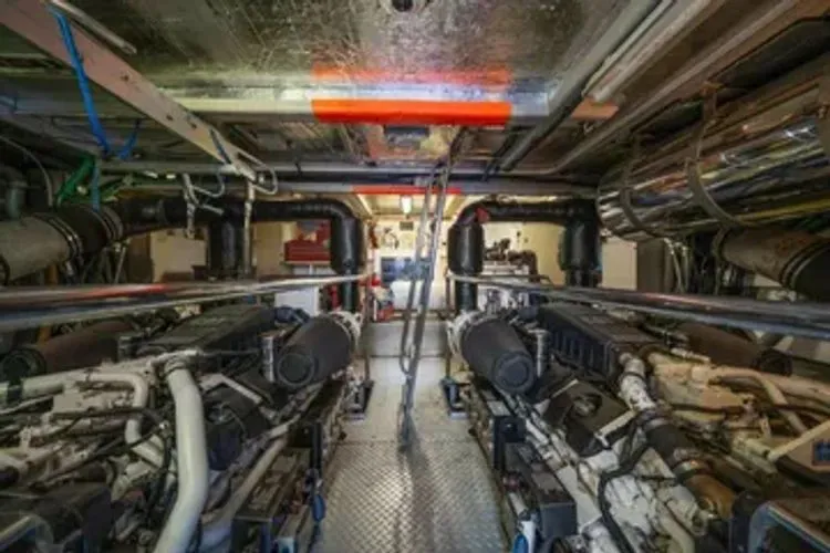 Slide: The Image of 2005 Sunseeker 82 Yacht - Image 63 - 63