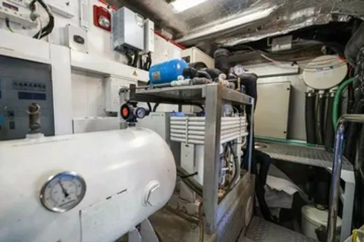 Slide: The Image of 2005 Sunseeker 82 Yacht - Image 68 - 68