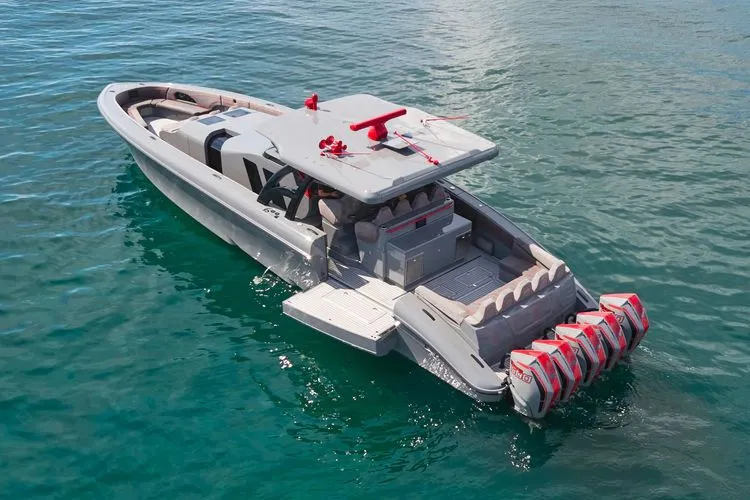 Slide: The Image of 2024 Midnight Express 52 Vitesse - Image 12 - 12