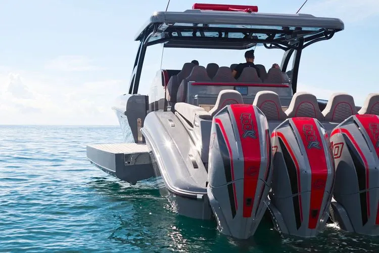 Slide: The Image of 2024 Midnight Express 52 Vitesse - Image 17 - 17