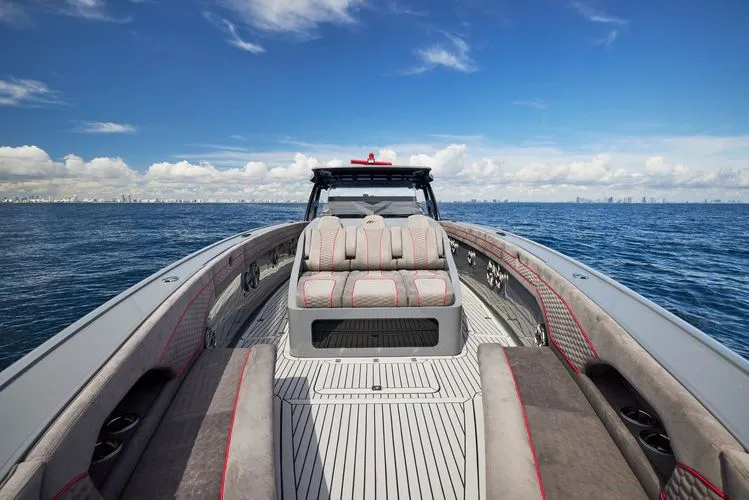 Slide: The Image of 2024 Midnight Express 52 Vitesse - Image 21 - 21