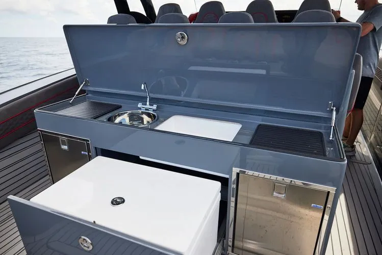 Slide: The Image of 2024 Midnight Express 52 Vitesse - Image 32 - 32