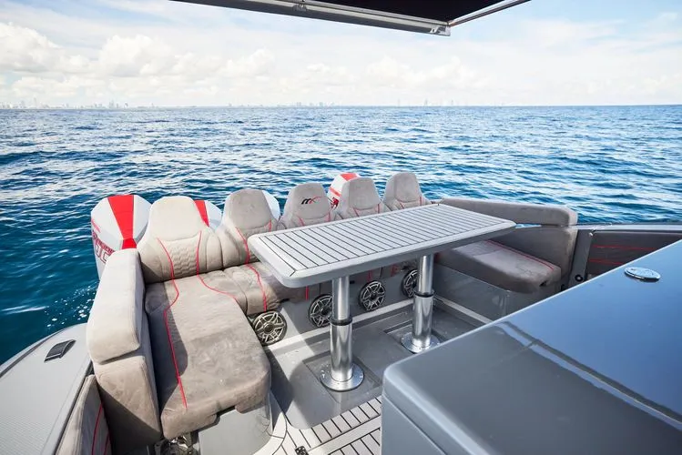 Slide: The Image of 2024 Midnight Express 52 Vitesse - Image 44 - 44