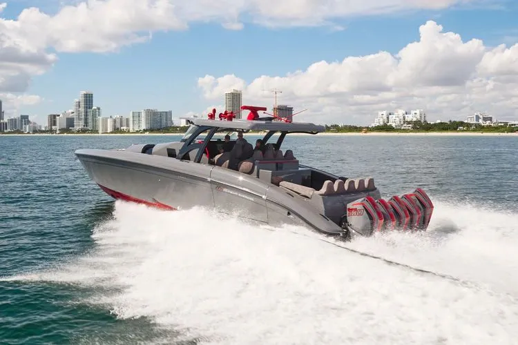 Slide: The Image of 2024 Midnight Express 52 Vitesse - Image 5 - 5