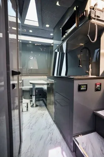 Slide: The Image of 2024 Midnight Express 52 Vitesse - Image 53 - 53