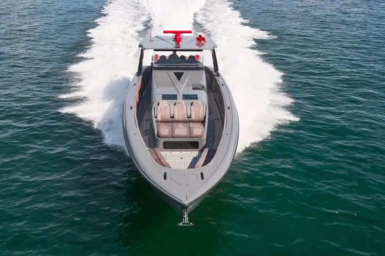 Slide: The Image of 2024 Midnight Express 52 Vitesse - Image 8 - 8