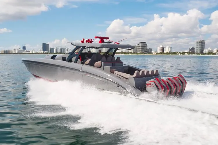 Slide: The Image of 2024 Midnight Express 52 Vitesse - Image 9 - 9