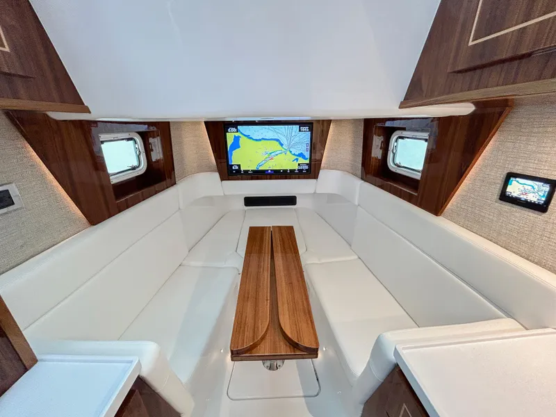 Slide: The Image of HCB 48 Campeon 2025 - 62