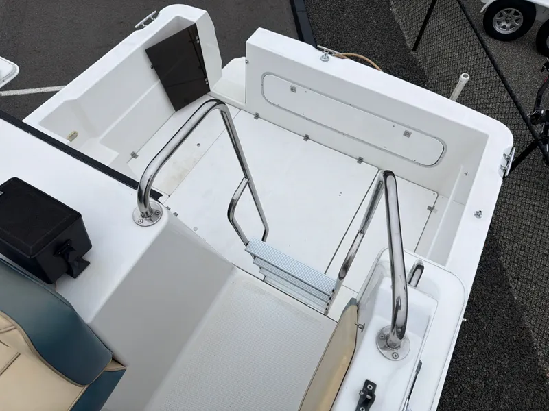 Slide: The Image of Bayliner Command Bridge 1994 - 13