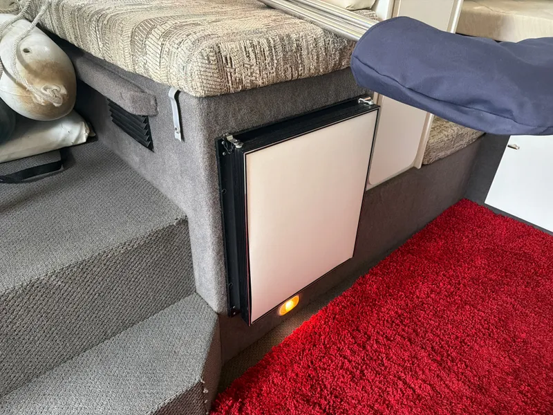 Slide: The Image of Bayliner Command Bridge 1994 - 19