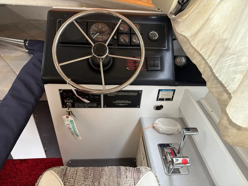 Slide: The Image of Bayliner Command Bridge 1994 - 22