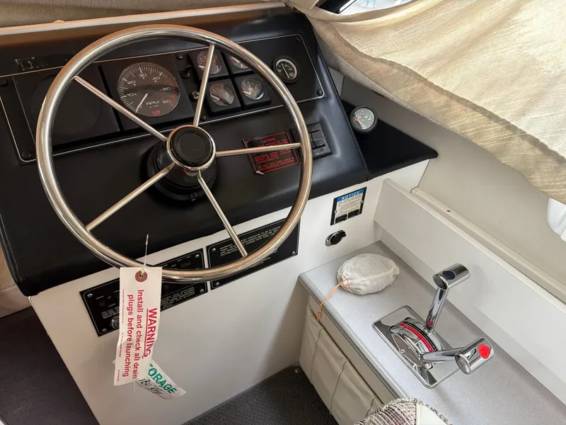 Slide: The Image of Bayliner Command Bridge 1994 - 24