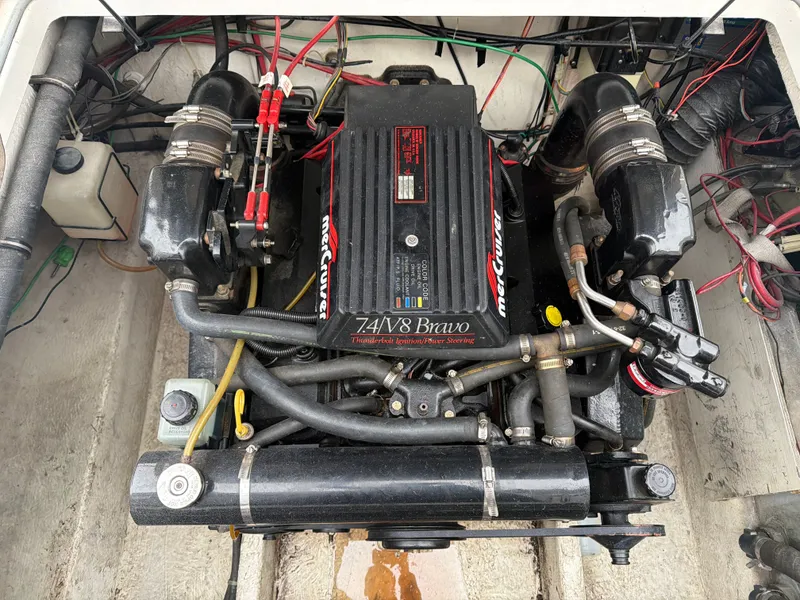 Slide: The Image of Bayliner Command Bridge 1994 - 28