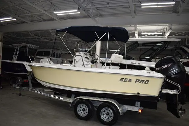 Slide: The Image of Sea Pro 196 Center Console 2006 - 10