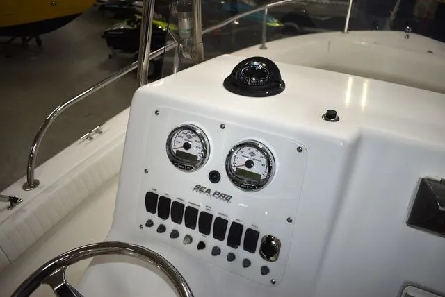 Slide: The Image of Sea Pro 196 Center Console 2006 - 47