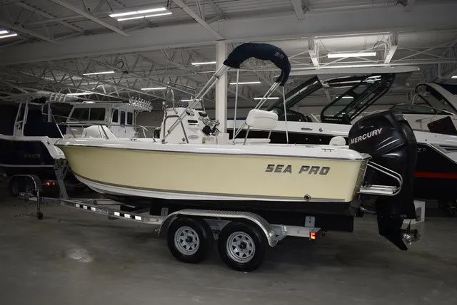 Slide: The Image of Sea Pro 196 Center Console 2006 - 7