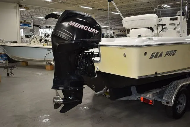 Slide: The Image of Sea Pro 196 Center Console 2006 - 8