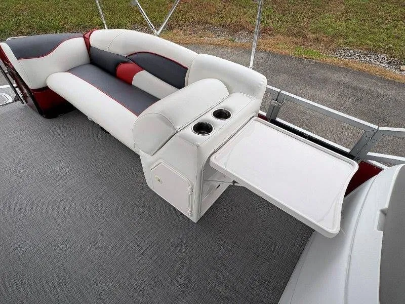 Slide: The Image of Luxurious boat seating with table, JC 246 IO, 2008 model. - 38