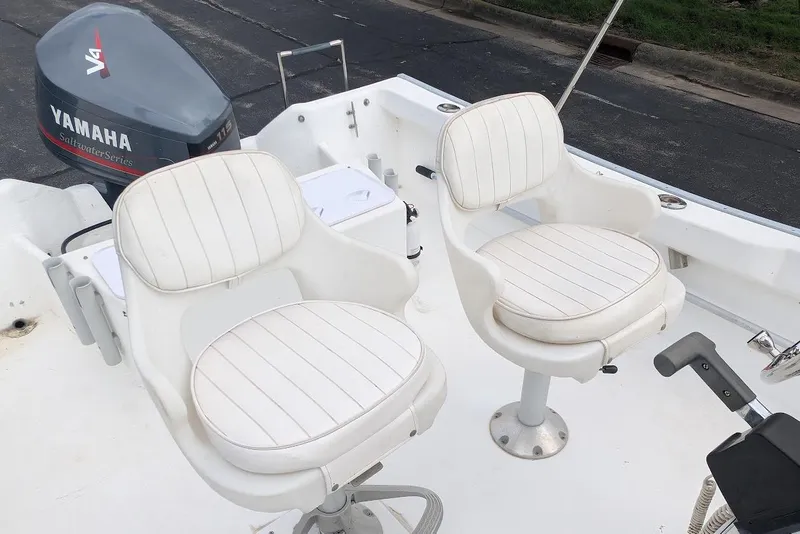 Slide: The Image of 1999 Cape Horn 17' Center Console boat with Yamaha V4 Saltwater Series engine. - 4
