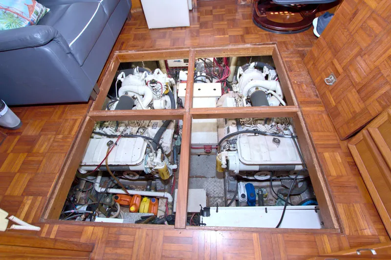 Slide: The Image of Jefferson 42 Sundeck 1987 - 55