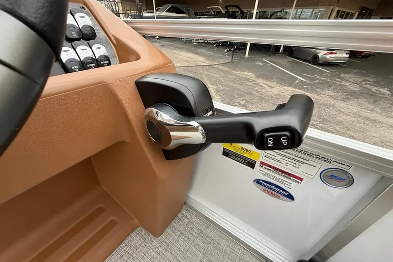 Slide: The Image of Control panel of 2026 Avalon VENTURE 85 CRUISE boat with throttle lever. - 31