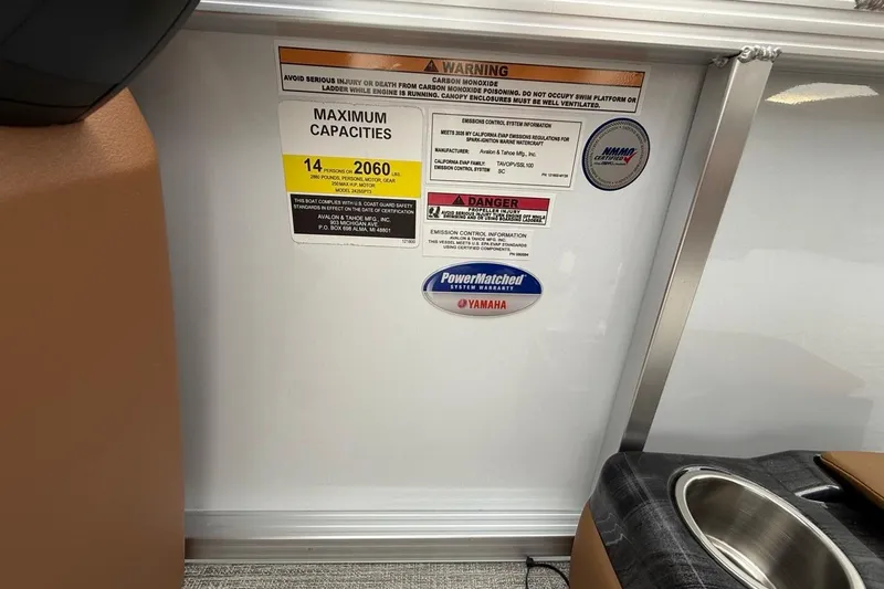 Slide: The Image of 2026 Avalon VENTURE 85 CRUISE capacity and safety labels, featuring Yamaha PowerMatched system. - 32