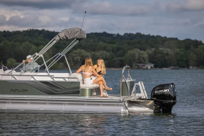 Slide: The Image of 2026 Avalon VENTURE 85 CRUISE pontoon boat on trailer at dealership. - 4