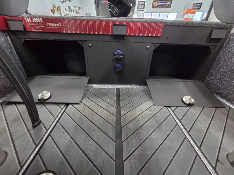 Slide: The Image of Vexus Boats DVX20X PRO 2026 - 19