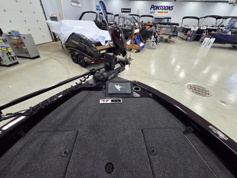 Slide: The Image of Vexus Boats DVX20X PRO 2026 - 32