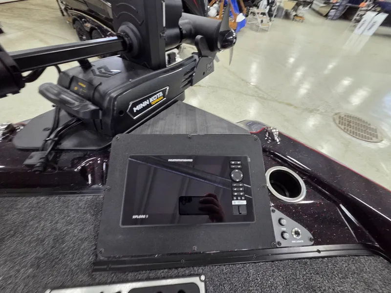 Slide: The Image of Vexus Boats DVX20X PRO 2026 - 33