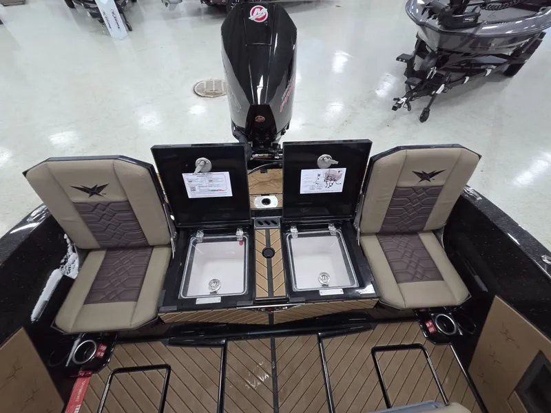 Slide: The Image of Vexus Boats DVX20s 2026 - 12