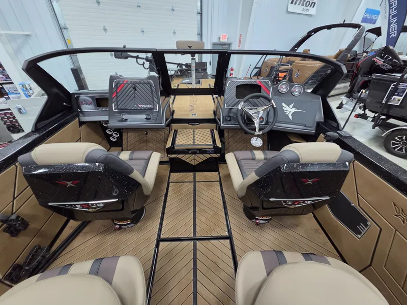 Slide: The Image of Vexus Boats DVX20s 2026 - 18