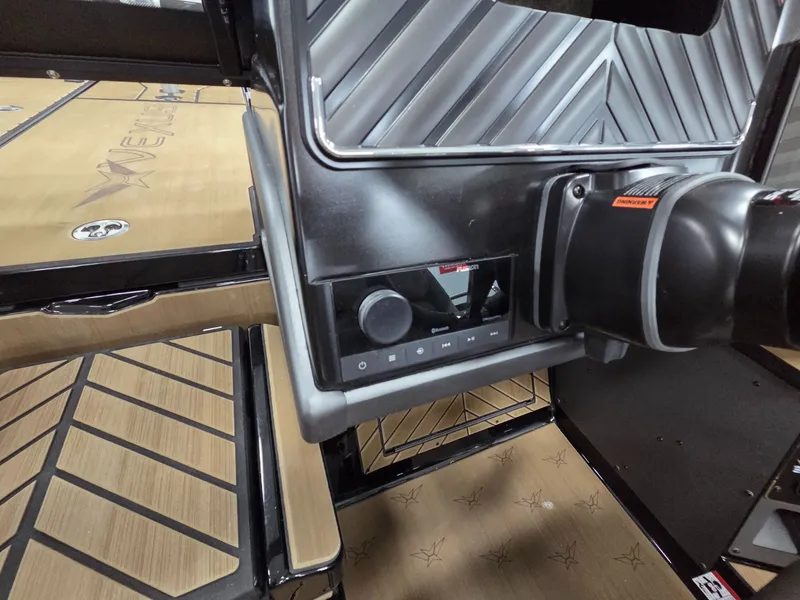 Slide: The Image of Vexus Boats DVX20s 2026 - 27