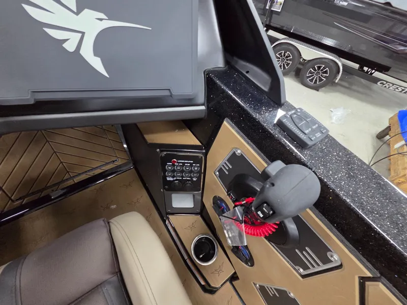 Slide: The Image of Vexus Boats DVX20s 2026 - 28