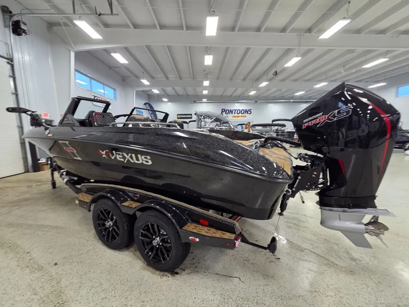 Slide: The Image of Vexus Boats DVX20s 2026 - 3