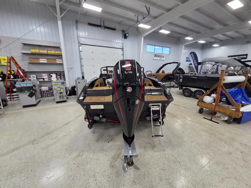 Slide: The Image of Vexus Boats DVX20s 2026 - 4