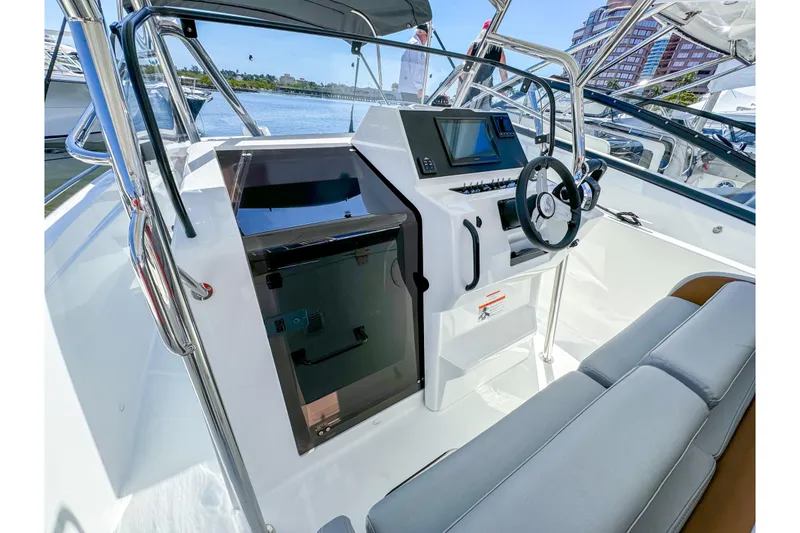 Slide: The Image of Interior view of Beneteau Flyer 9 SPACEdeck 2026 cockpit. - 3