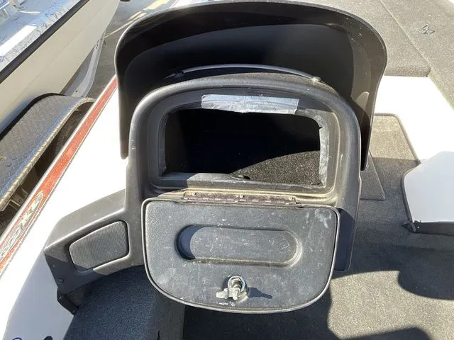 Slide: The Image of Skeeter ZX225 2002 - 11