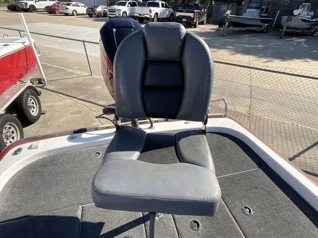 Slide: The Image of Skeeter ZX225 2002 - 17