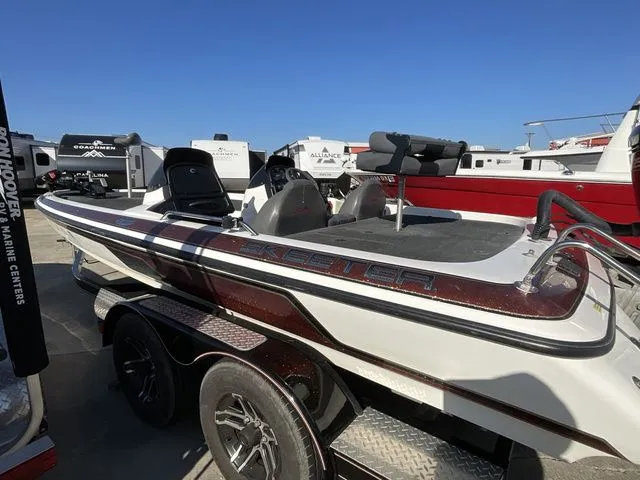 Slide: The Image of Skeeter ZX225 2002 - 3